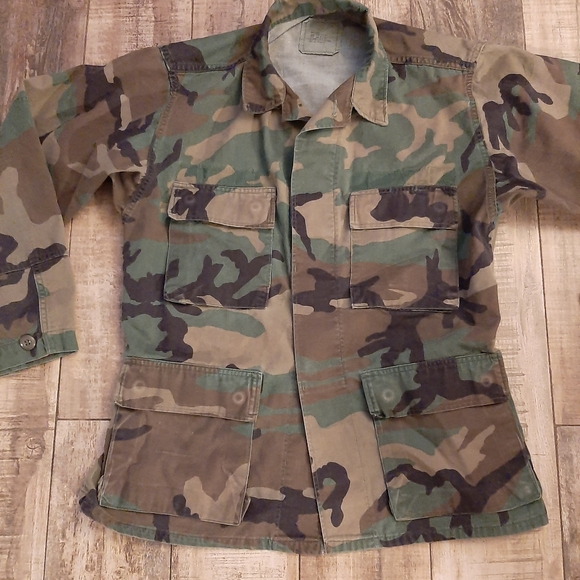 Military Jacket Button Men Small  Camouflage Woodland Surplus Workwear - Picture 3 of 4